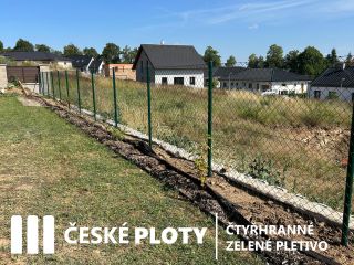 ✨ ČTYŘHRANNÉ PLETIVO + STÍNÍCÍ TKANINA✨ Tentokrát jsme se pustili do montáže zeleného čtyřhranného pletiva - část pletiva...